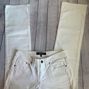 Tommy Bahama Women's Straight Leg Jeans in Off-White/Cream